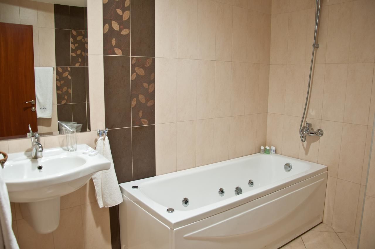 Отель Hotel Noris Пловдив-12