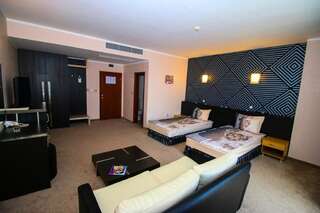 Отель Hotel Noris Пловдив Двухместный номер с 2 отдельными кроватями-2
